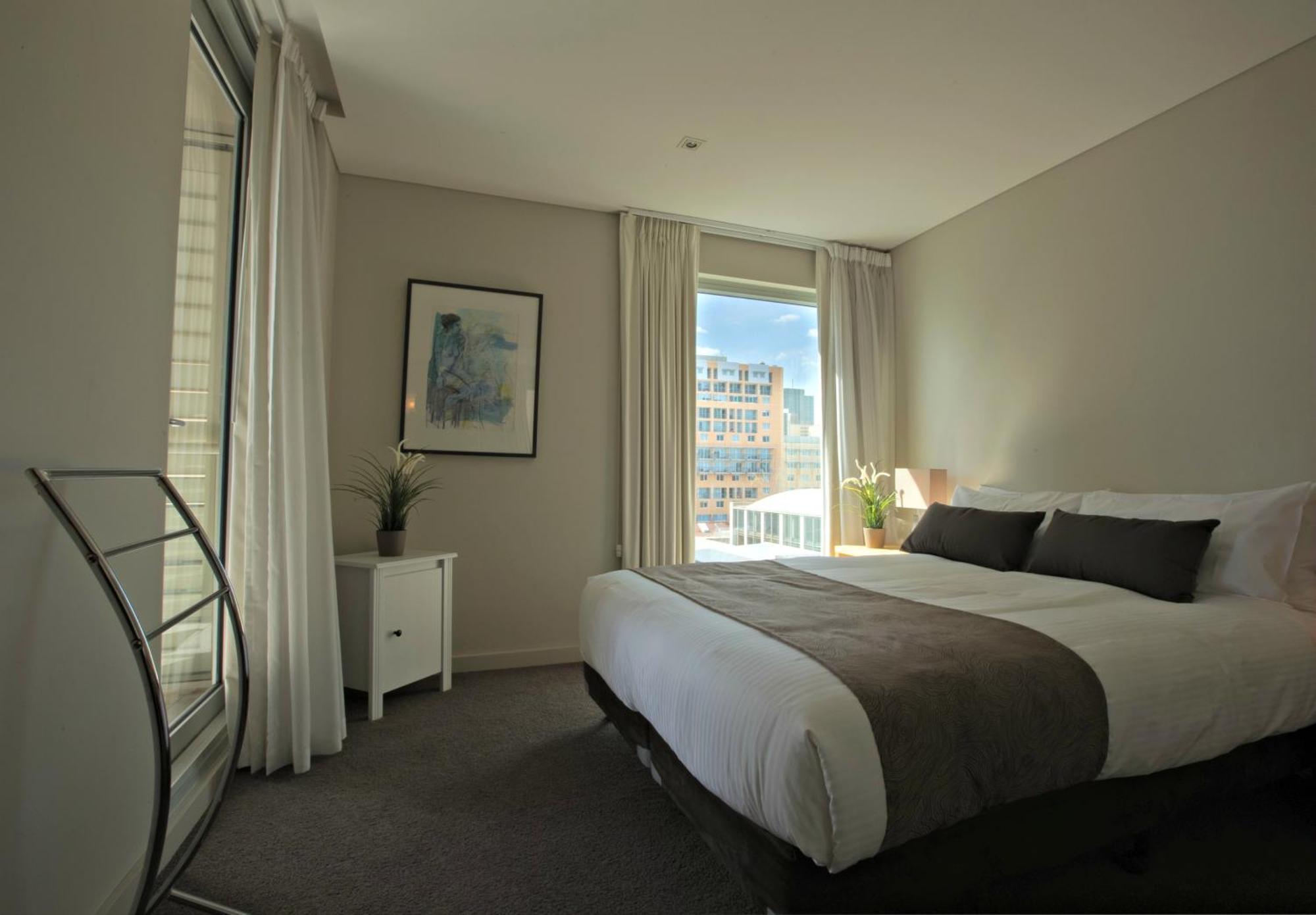 Adelaide Dress Circle Apartments - North Terrace Экстерьер фото