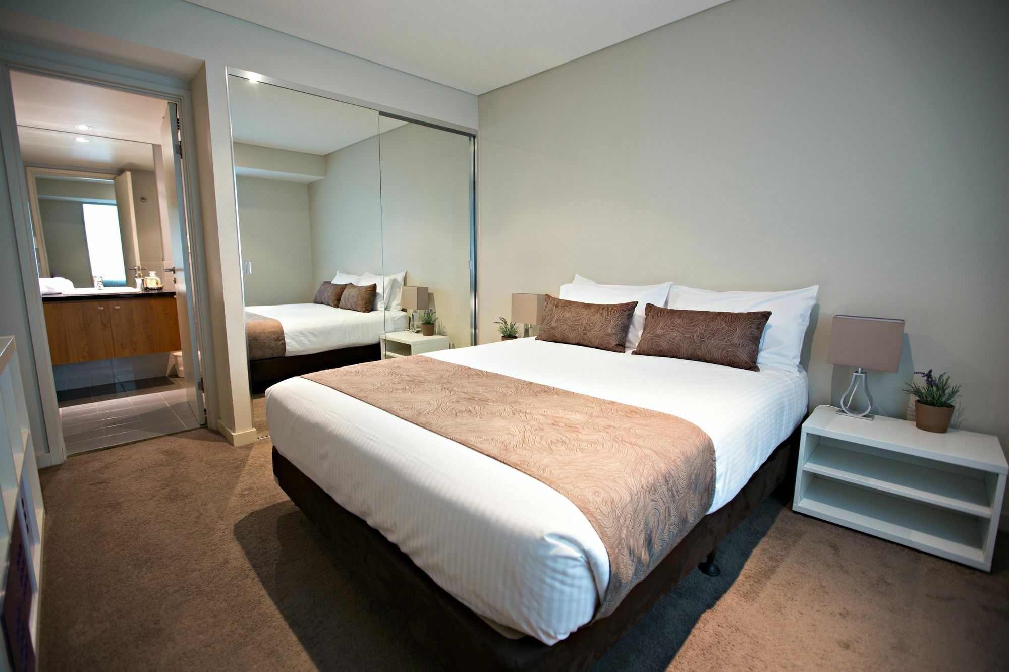Adelaide Dress Circle Apartments - North Terrace Экстерьер фото